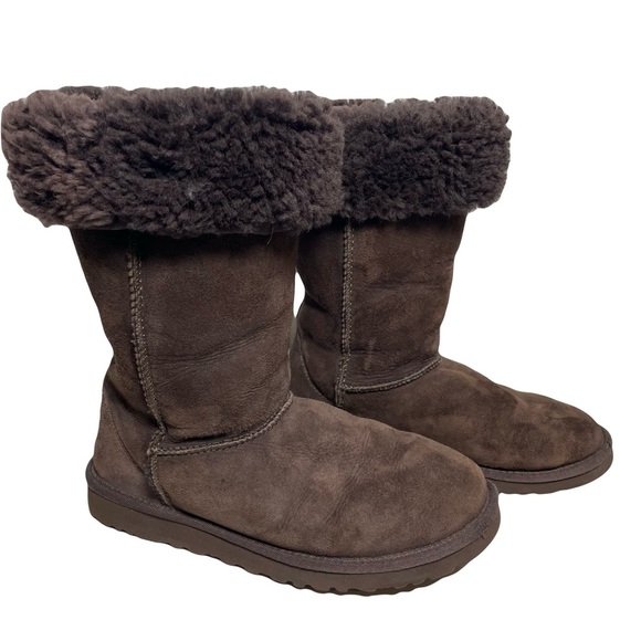 UGGS Classic Brown Suede Tall Women’s Boot Size 8 - Picture 1 of 14